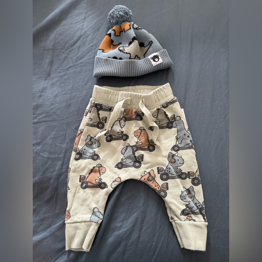 Huxbaby Dinasaur Print Pants and Pompom Hat
